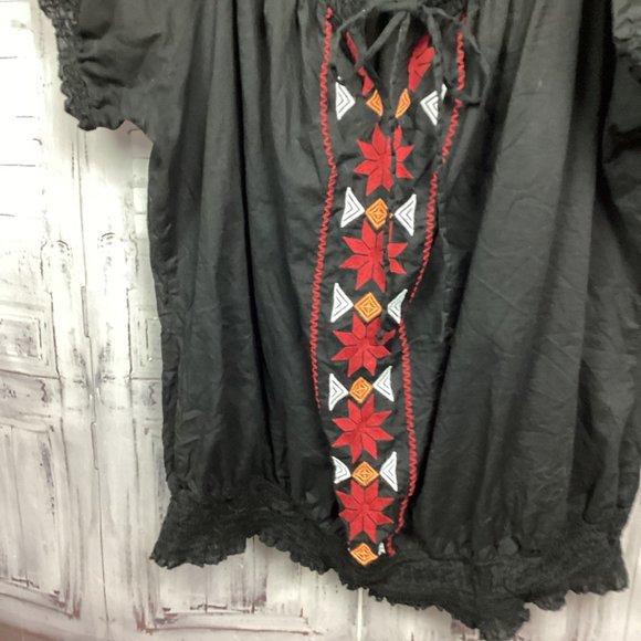 Torrid Black Prairie Style Top 3 - Picture 5 of 8